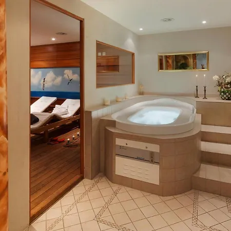 Boutique Albatros 4*