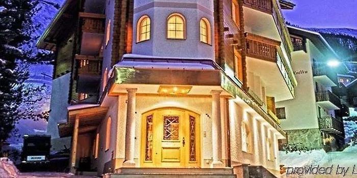 מלון Albatros 4*